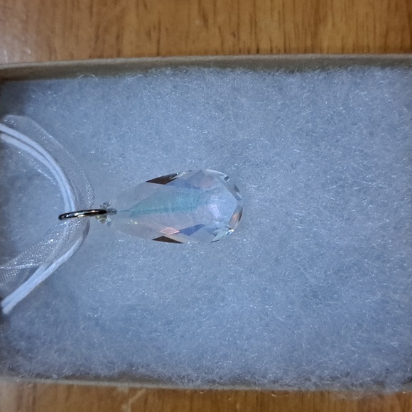 Shooting Star Crystal Marquise Necklace - Picture 2 of 6